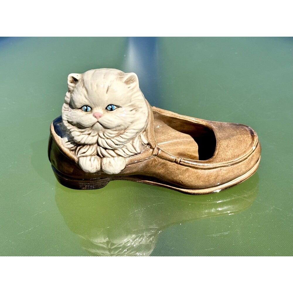 Ceramic Cat Kitten in Shoe Loafer 1977 Home Decor Alberta Molds Vintage Planter